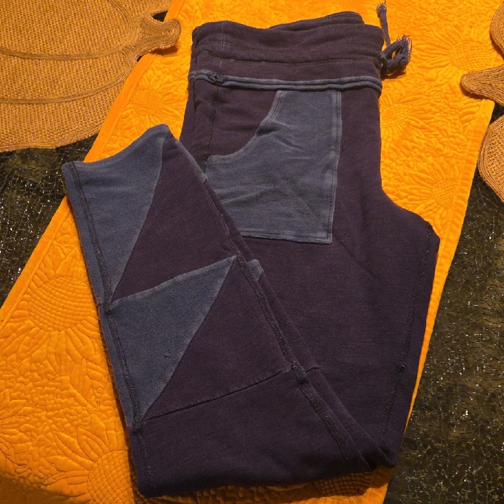 Stylish Blue Leggings with Pockets